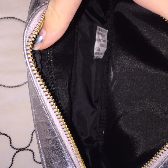 Victoria’s Secret cross body bag - Picture 6 of 7